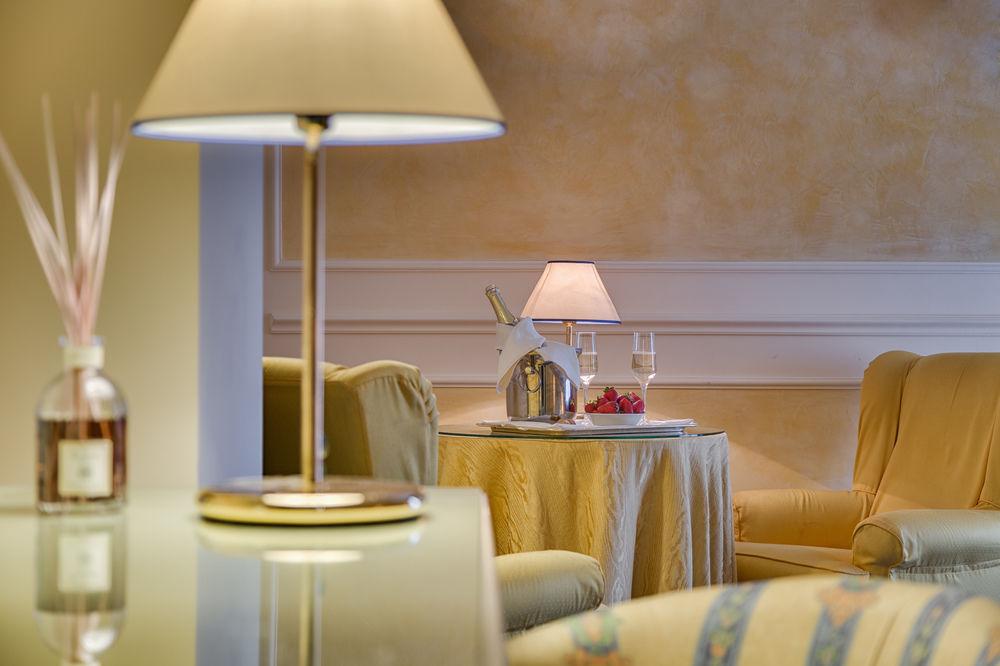 Hotel Continental Brescia Roncadelle Bagian luar foto