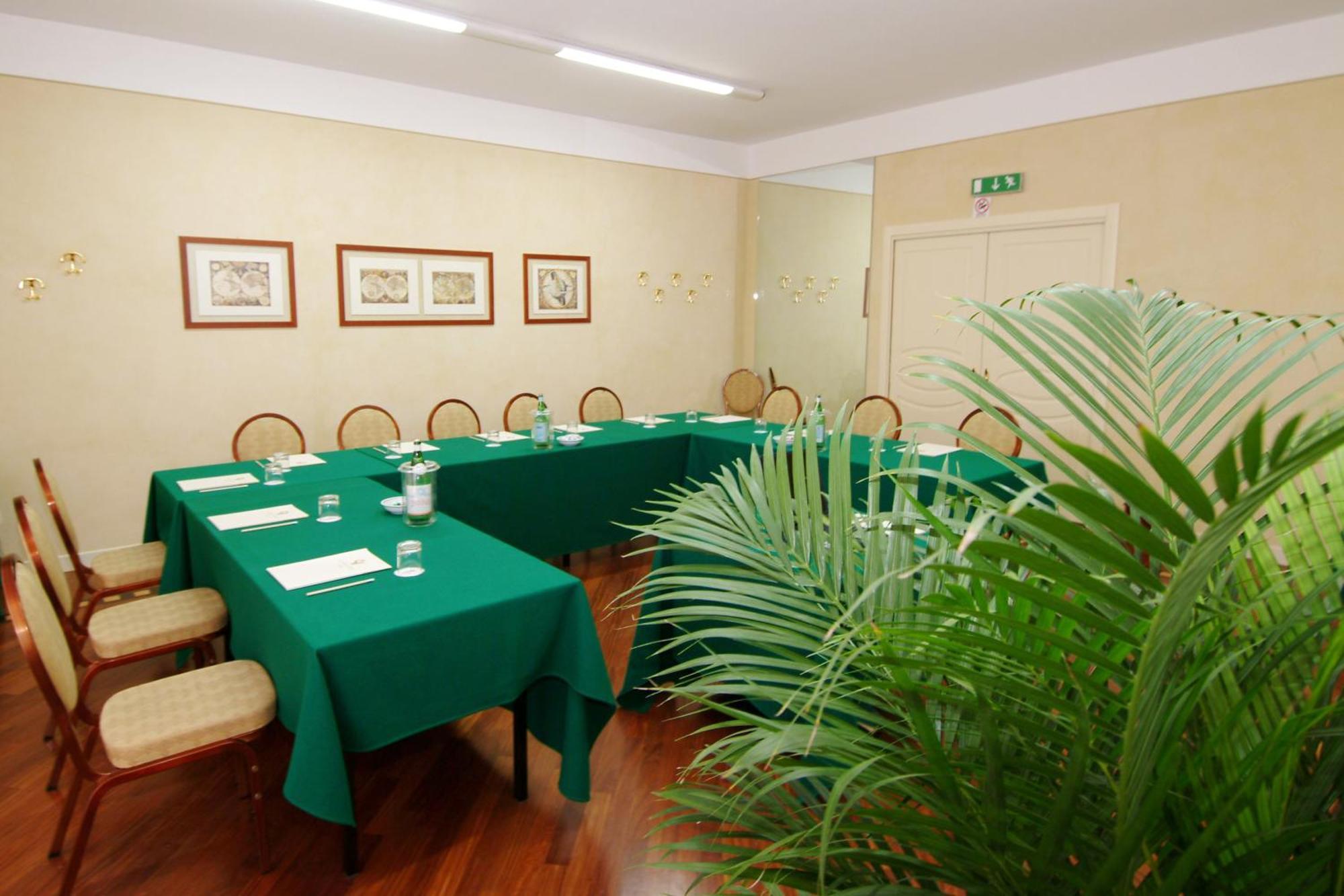 Hotel Continental Brescia Roncadelle Bagian luar foto