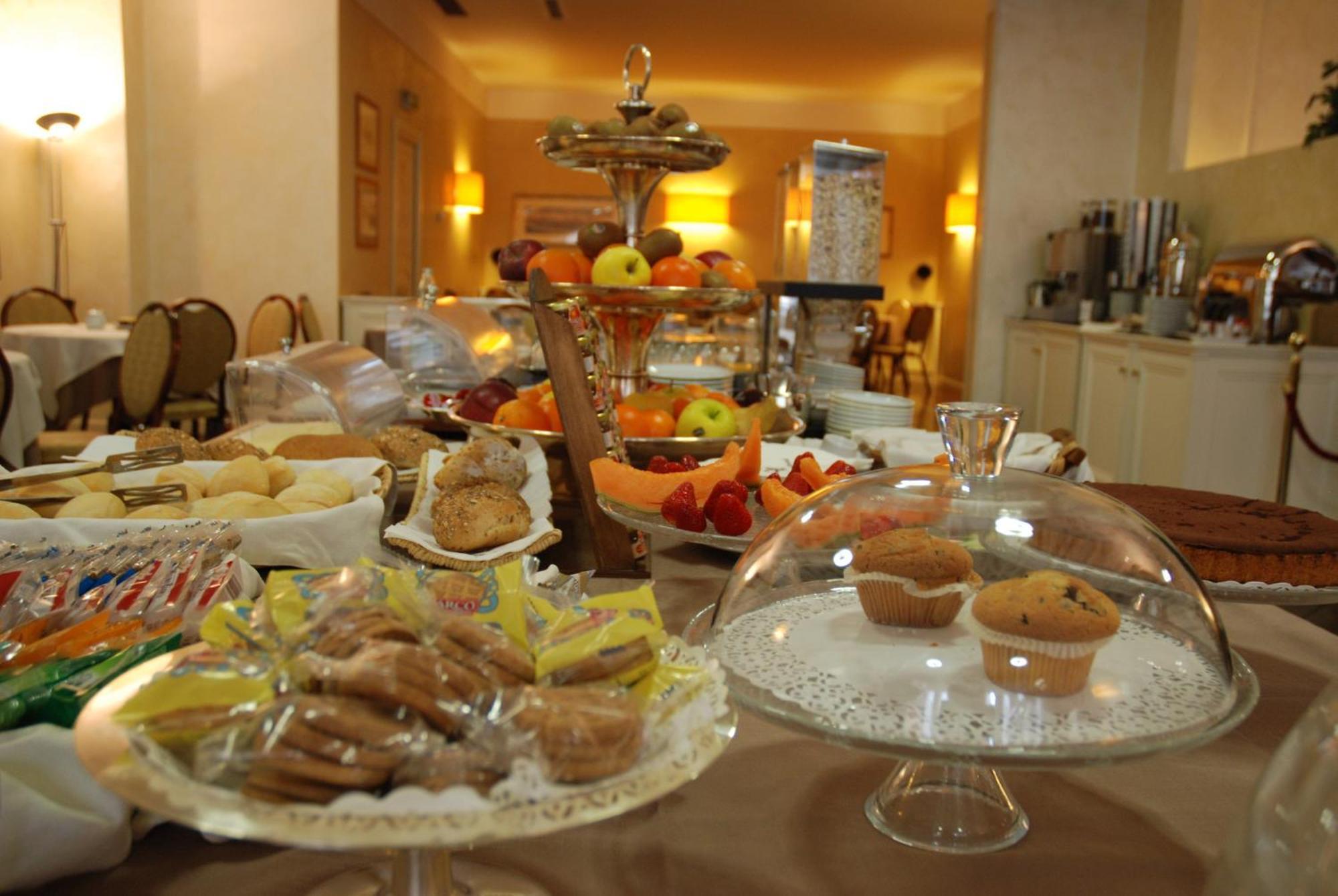 Hotel Continental Brescia Roncadelle Bagian luar foto