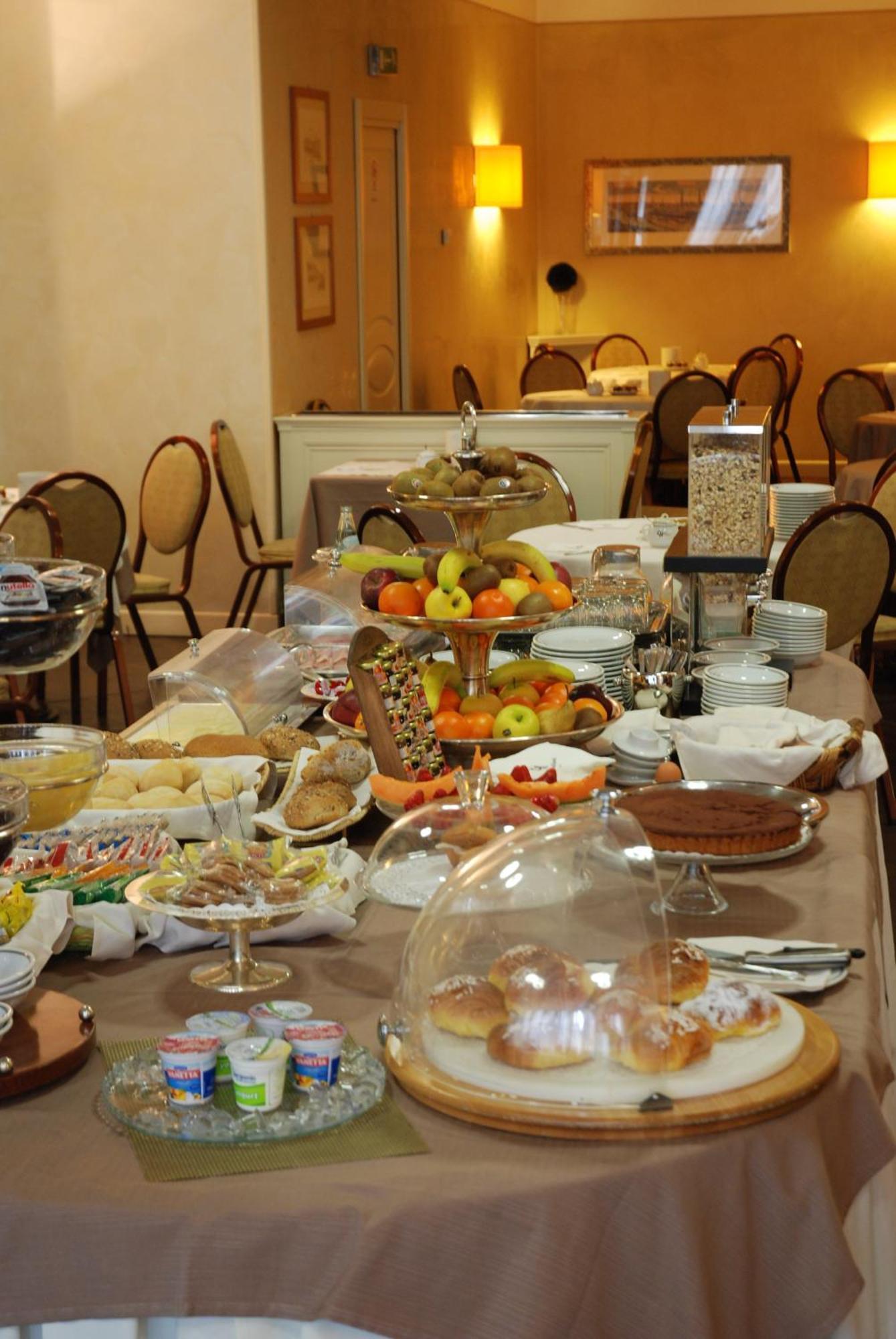 Hotel Continental Brescia Roncadelle Bagian luar foto