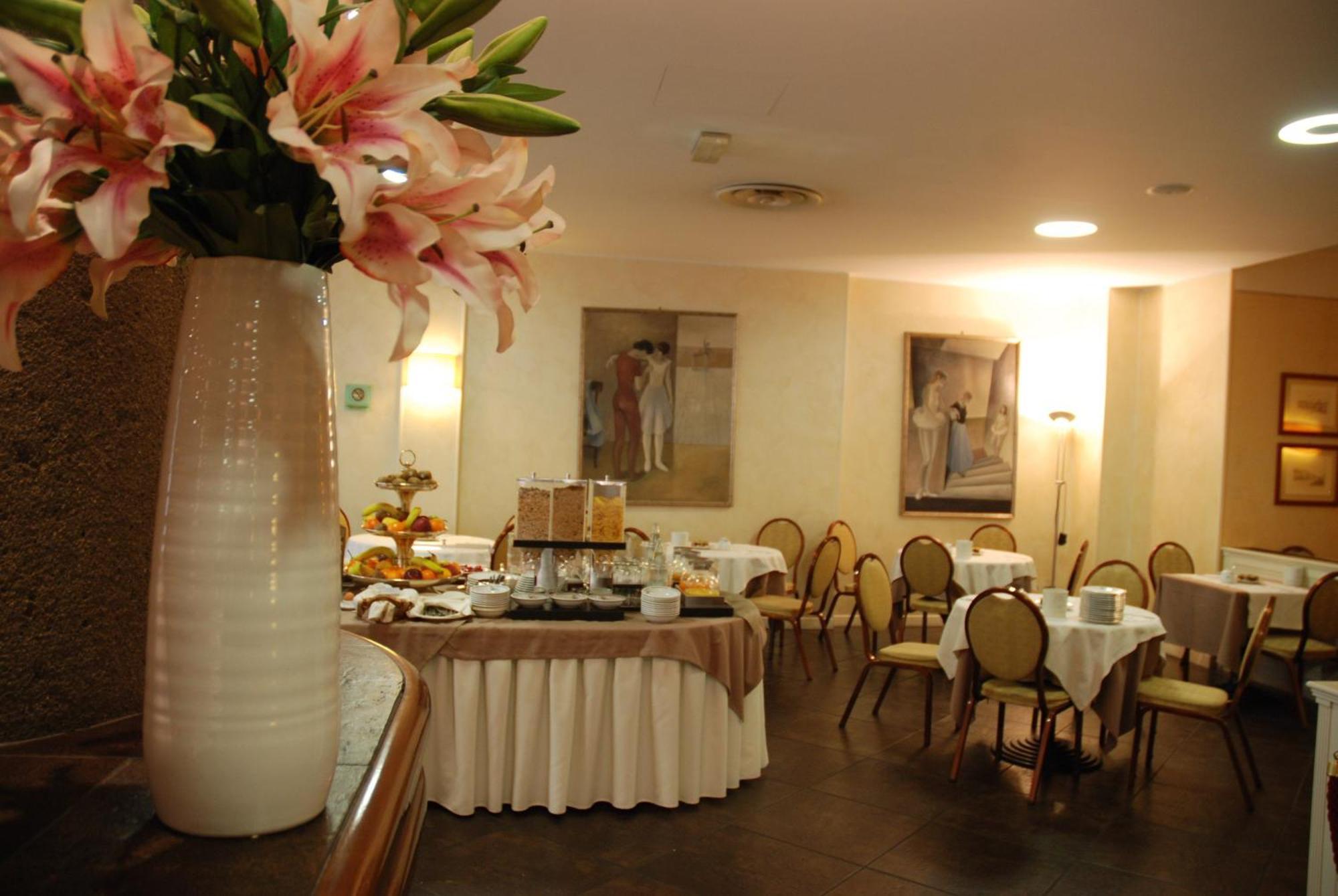 Hotel Continental Brescia Roncadelle Bagian luar foto