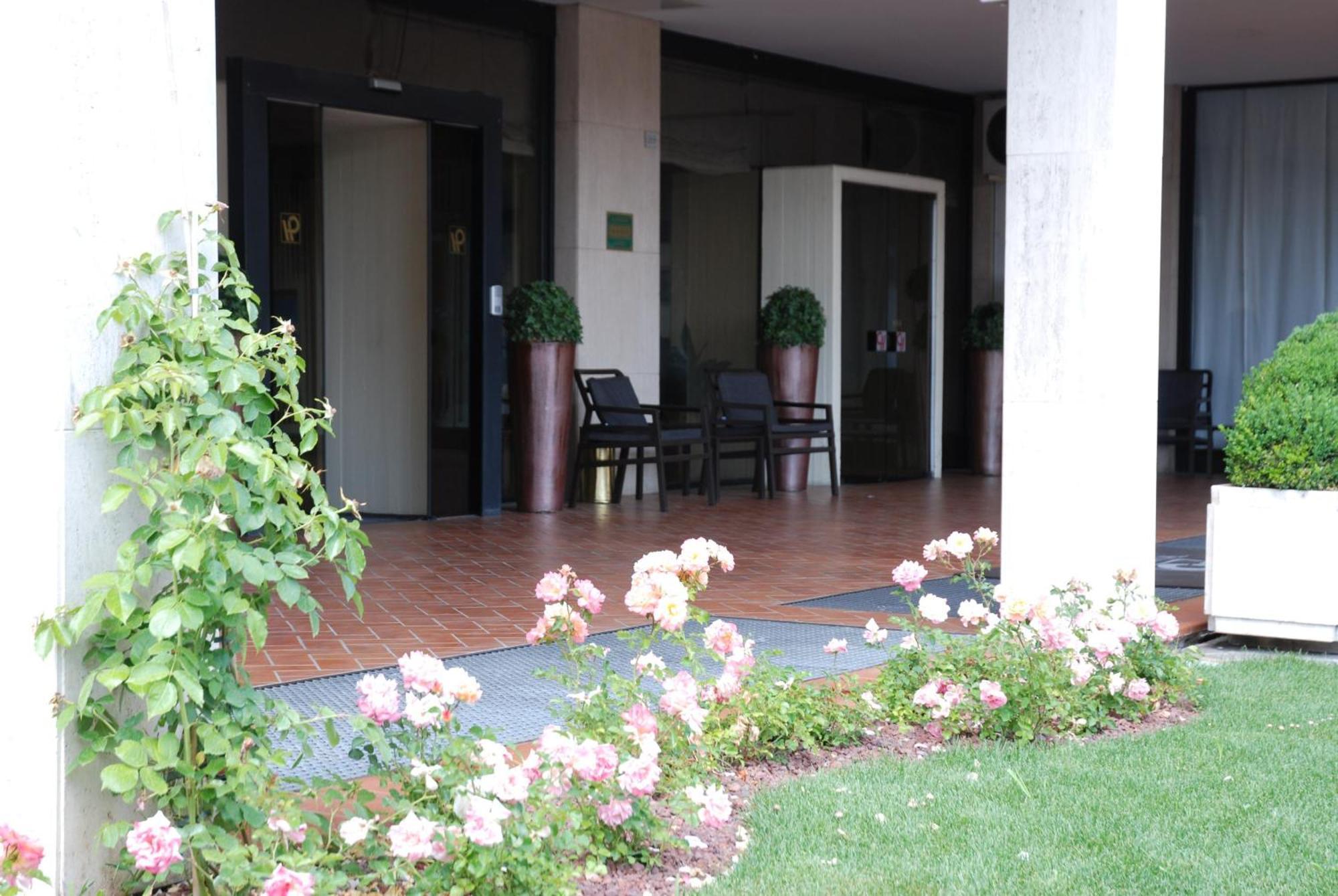 Hotel Continental Brescia Roncadelle Bagian luar foto