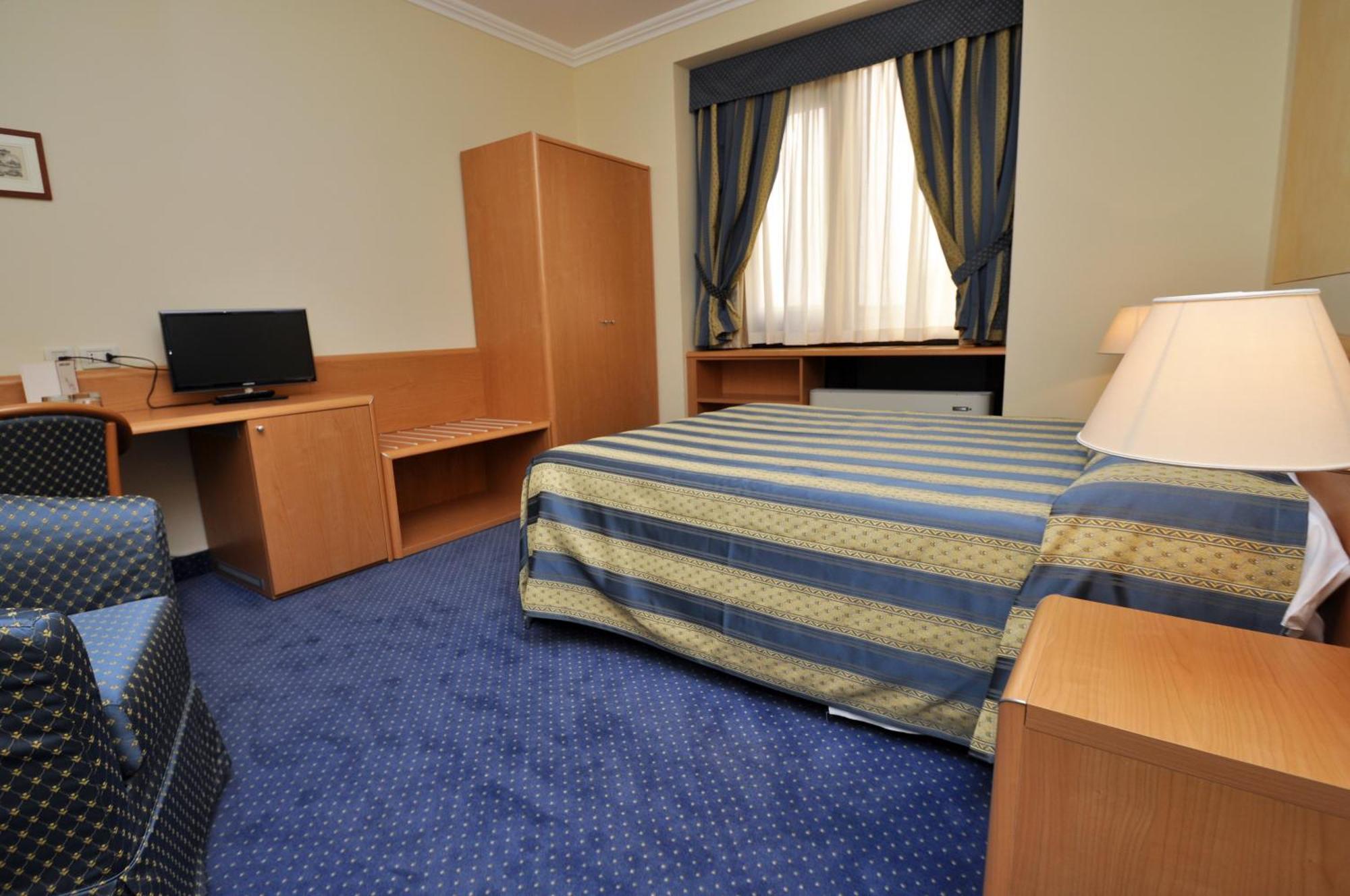 Hotel Continental Brescia Roncadelle Ruang foto