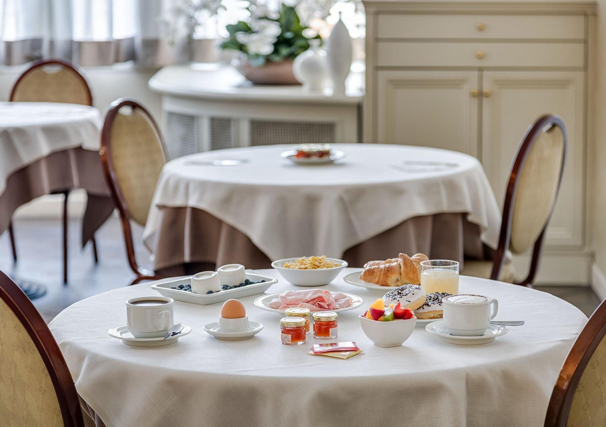 Hotel Continental Brescia Roncadelle Bagian luar foto