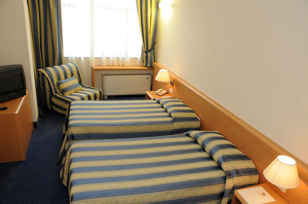 Hotel Continental Brescia Roncadelle Bagian luar foto