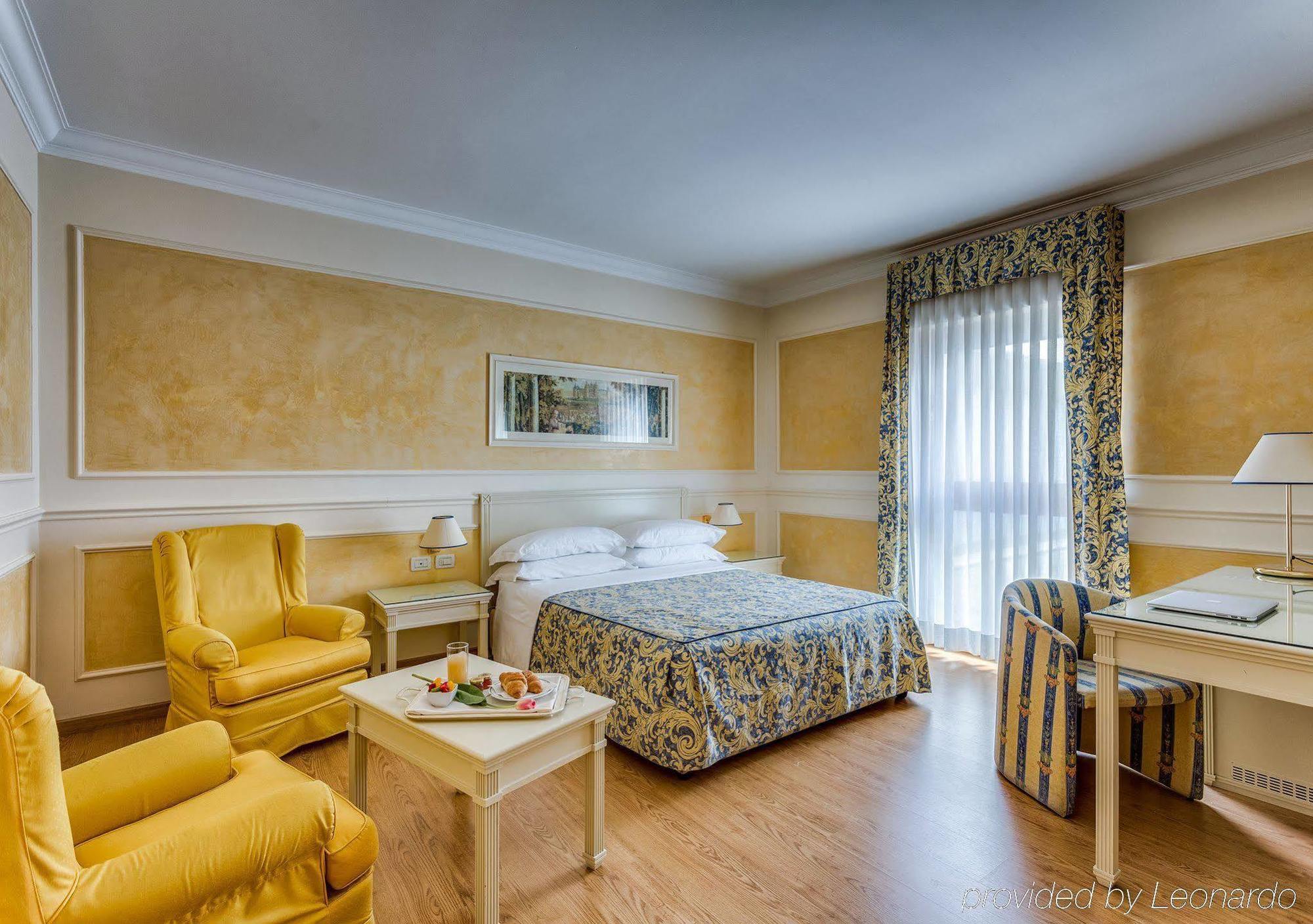 Hotel Continental Brescia Roncadelle Bagian luar foto